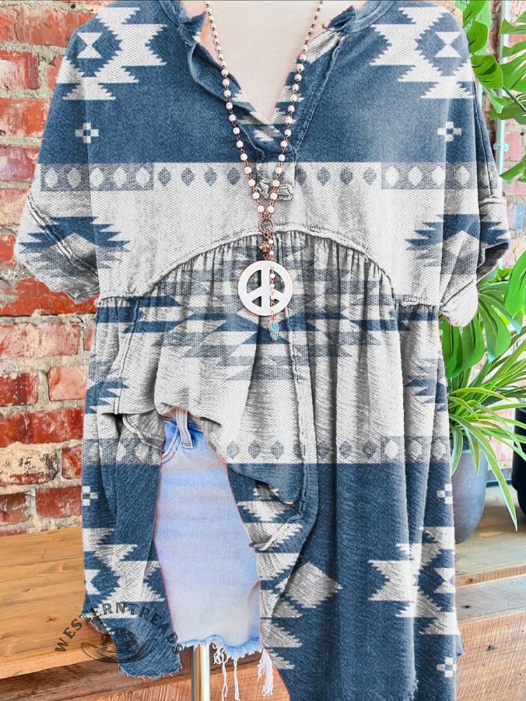 Women's Vintage Aztec Print Folds V-neck T-shirt