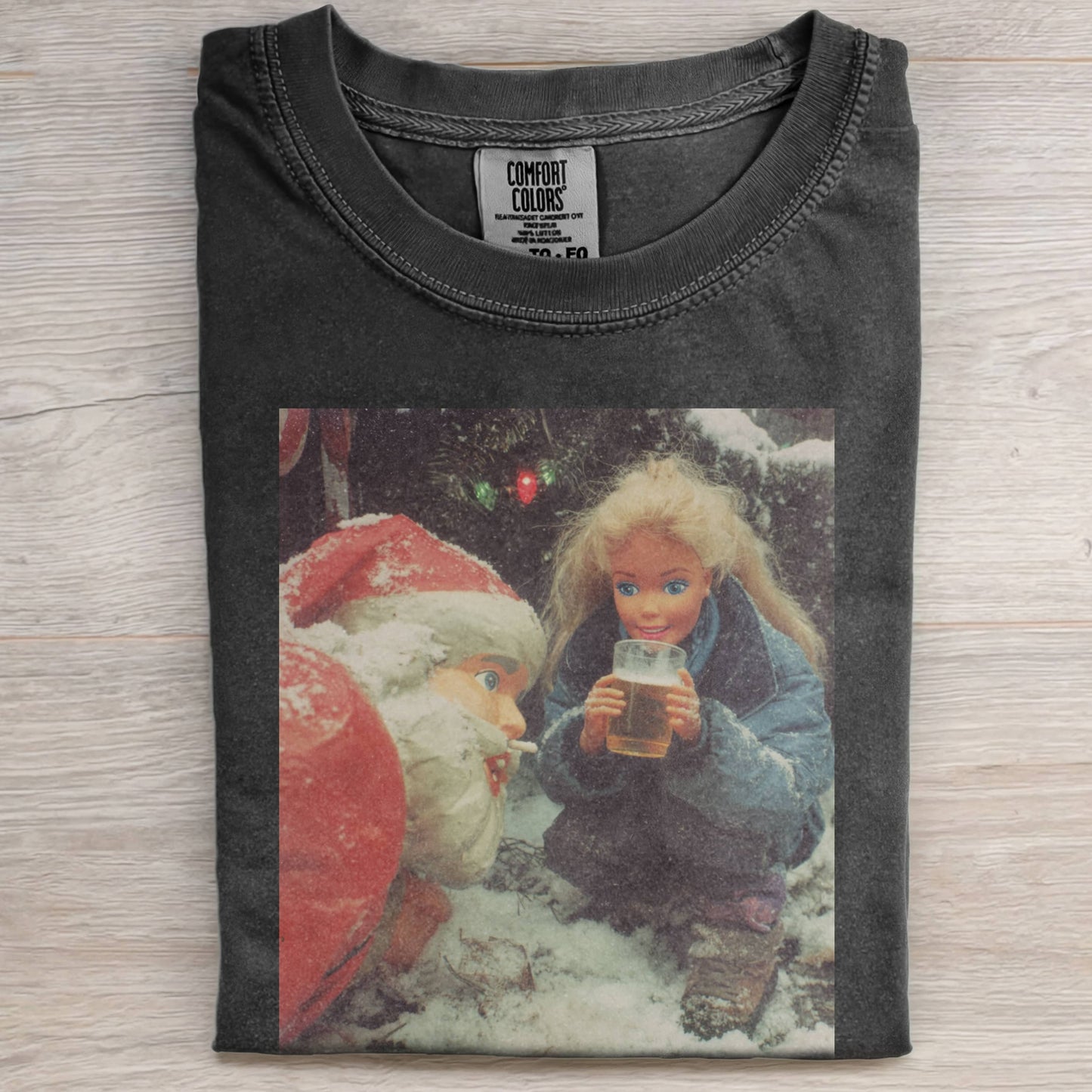SANTA CLAUS AND BARBIECORE TEE