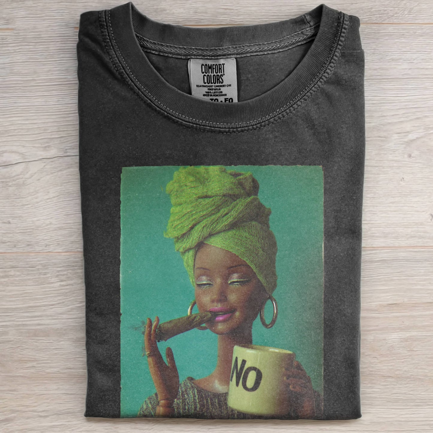 DOLL FACE BLACK RETRO TEE