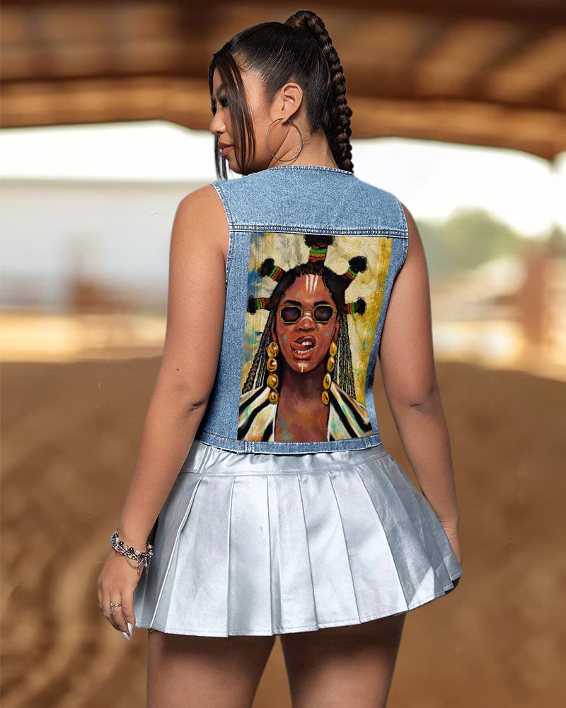 The Gueen B Low-cut V-neck Buttoned Denim Vest