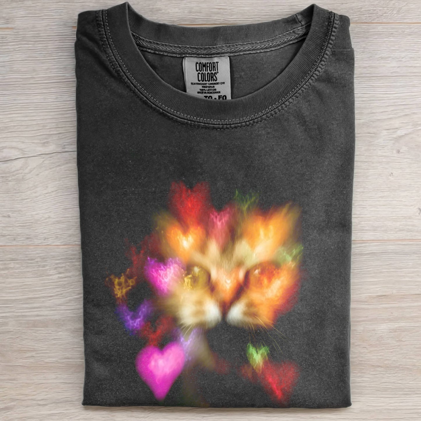 SCREAMING CAT COLORFUL HEART T-SHIRT