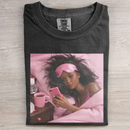 BLACK DOLL GIRL DISGUSTED MEME T-SHIRT