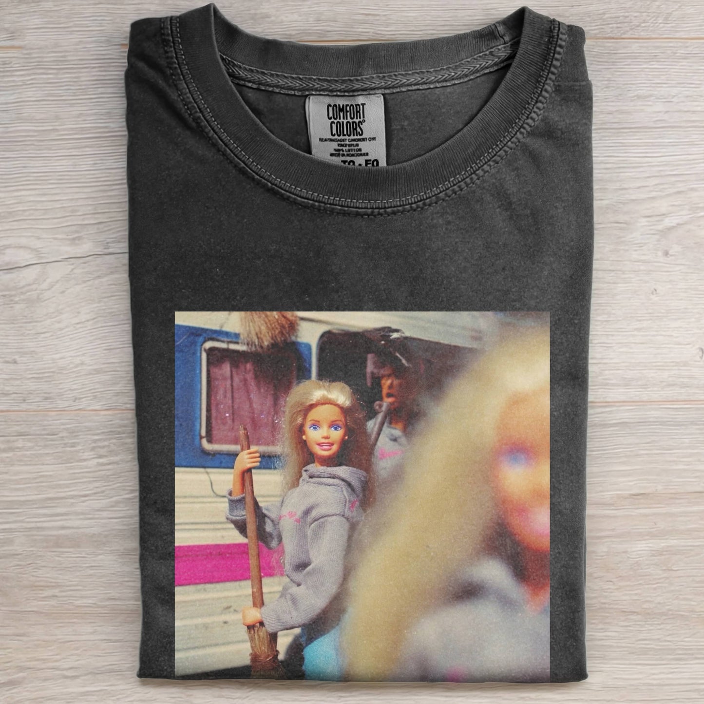 DOLL FACE MEME TRAILER LIFE CLASSIC CHARM TEE