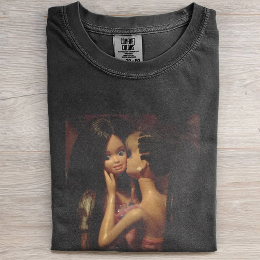 DOLL FACE MEME FRAMED INTIMACY TEE