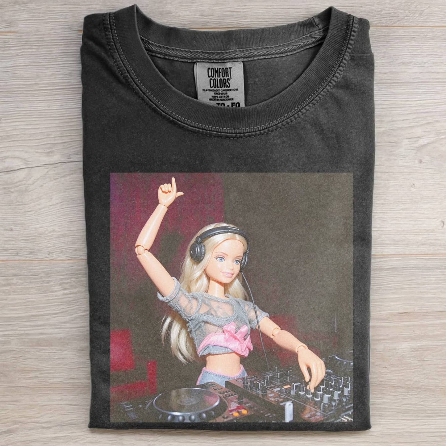 DOLL DJ FACE MEME TEE