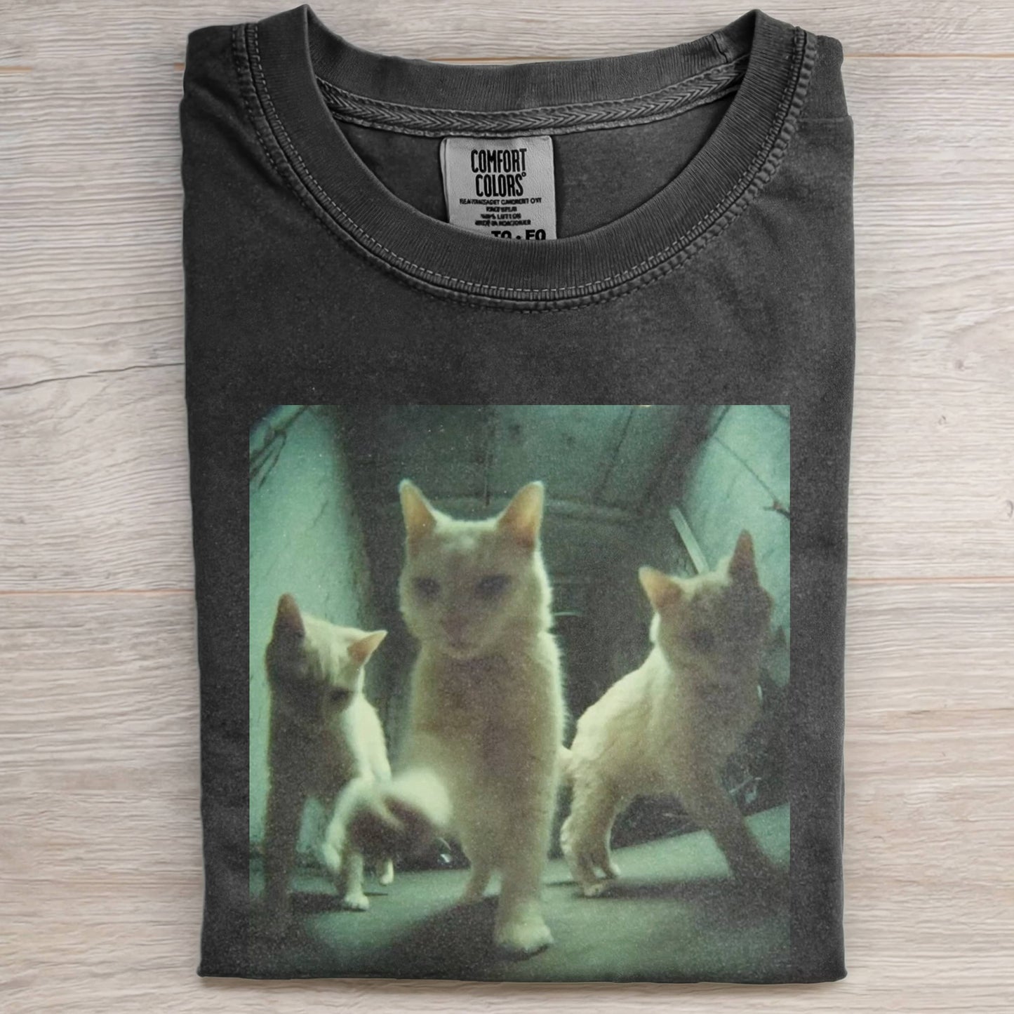 THREE CATS T-SHIRT