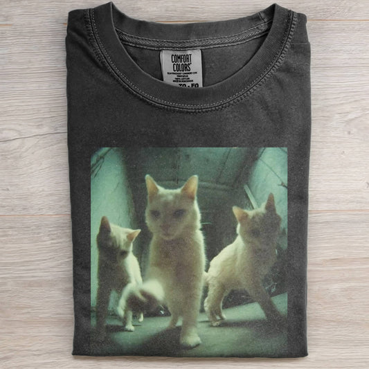 THREE CATS T-SHIRT