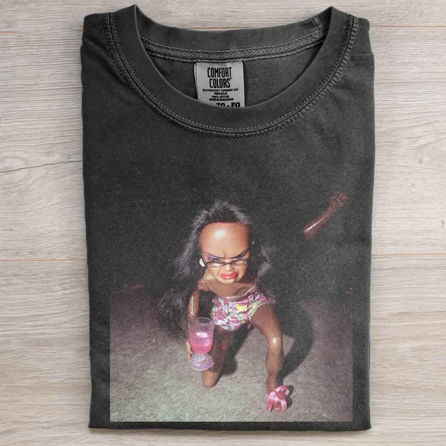 BLACK DOLL FACE PARTY MOOD POV TEE