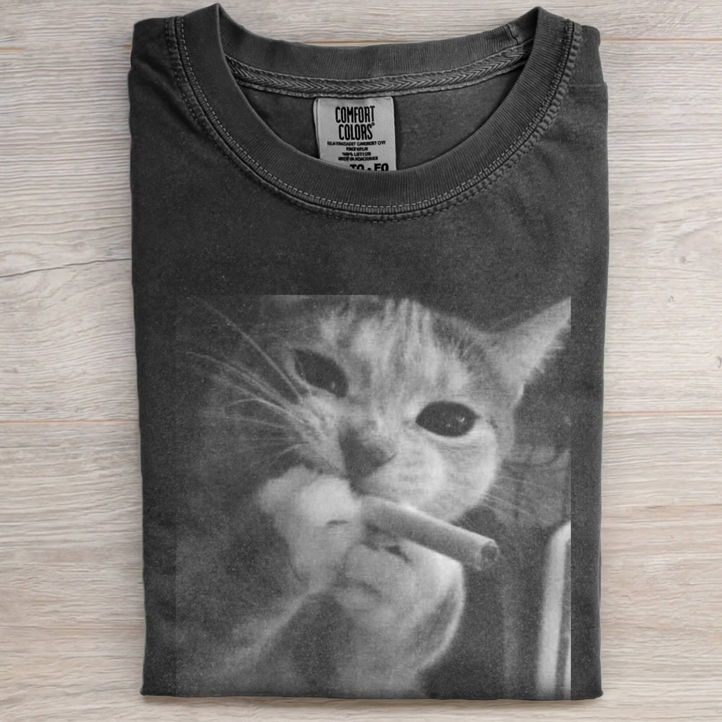 CUTE SMOKING CAT T-SHIRT