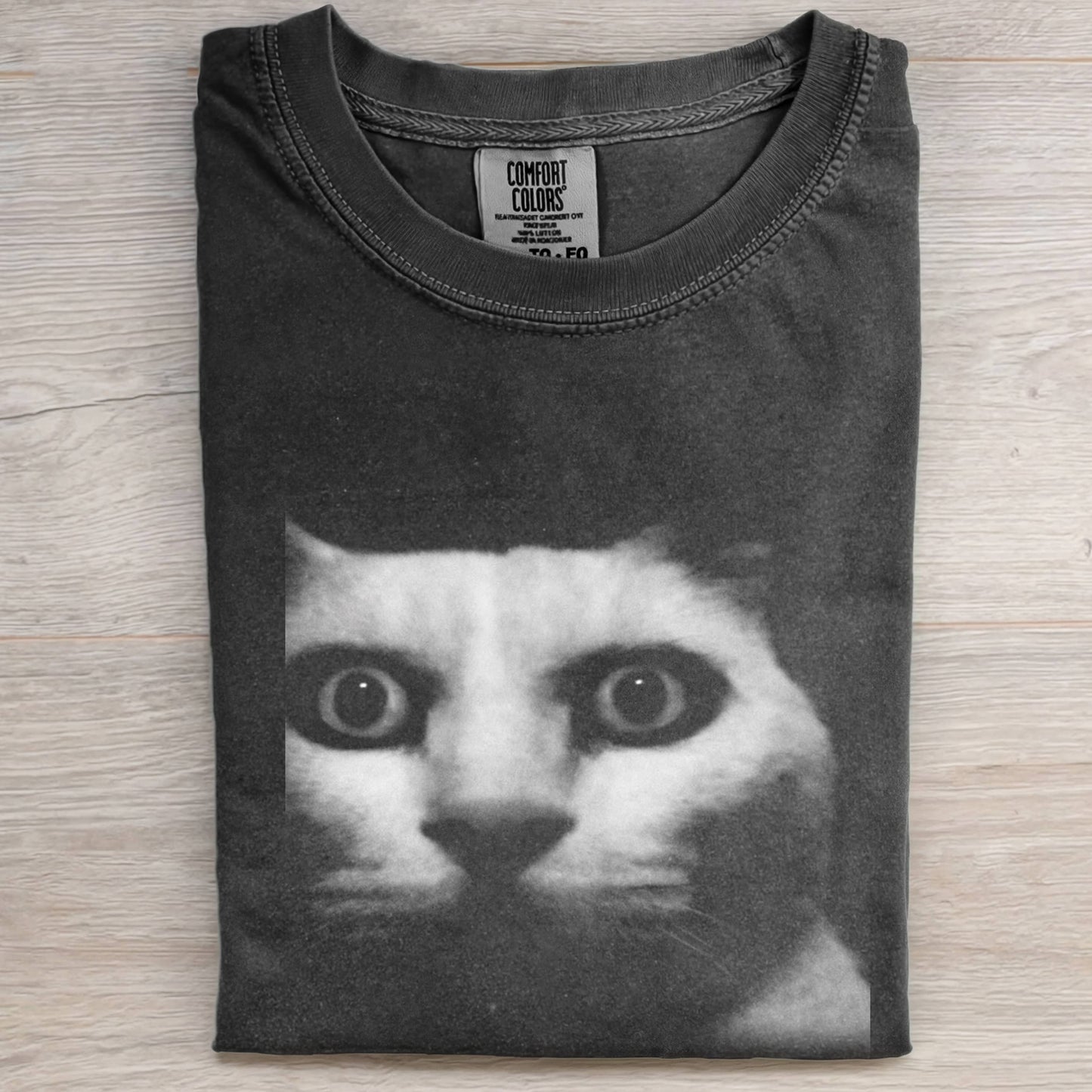 BLACK AND WHITE CAT T-SHIRT