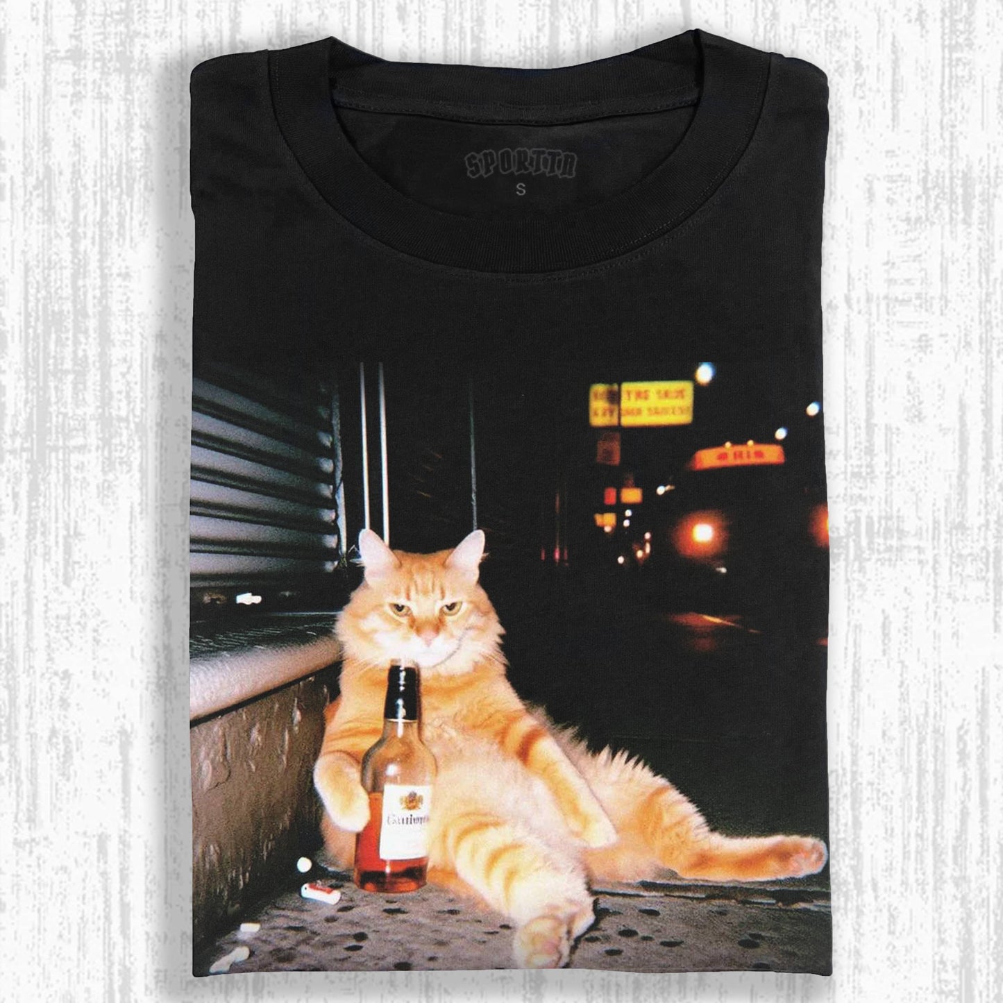 WACKY CAT TEE. 7.5