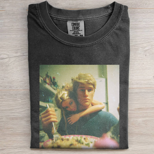 DOLL FACE MEME COZY DINNER TEE
