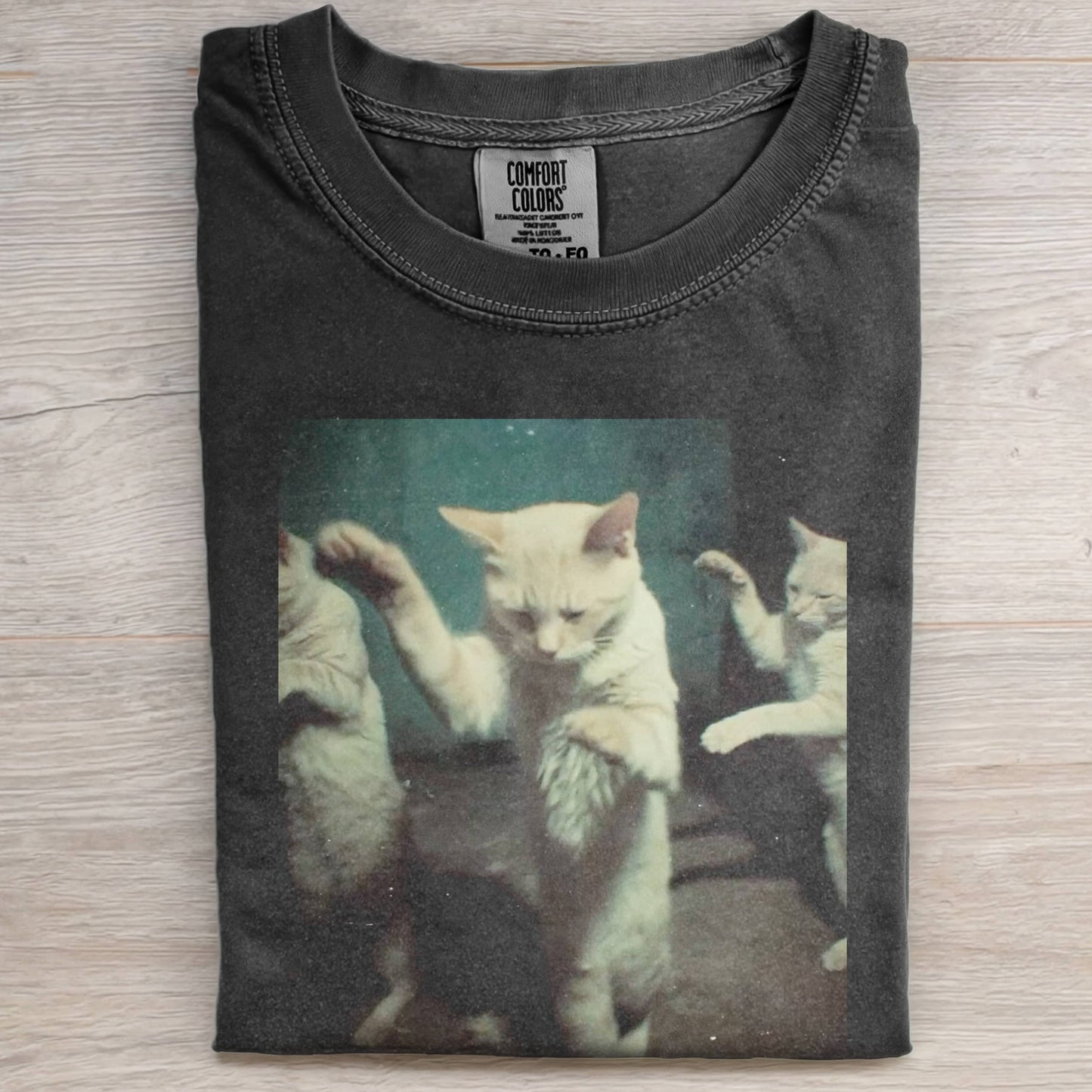 THREE CATS DANCING TEE