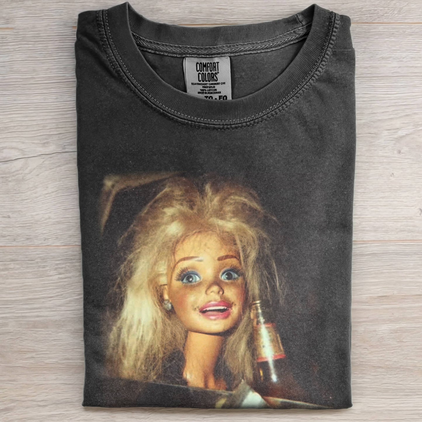 DOLL FACE RETRO DECADENT BEER-DRINKING T-SHIRT