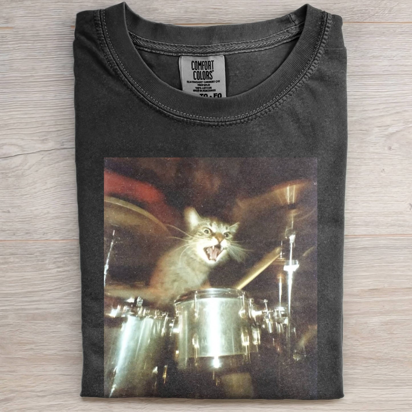 RETRO CAT DRUMMING T-SHIRT