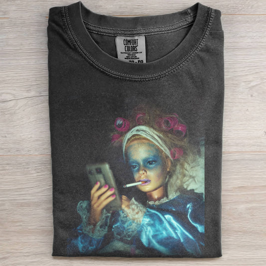 DOLL FACE MEME GLITTER & SMOKE TEE