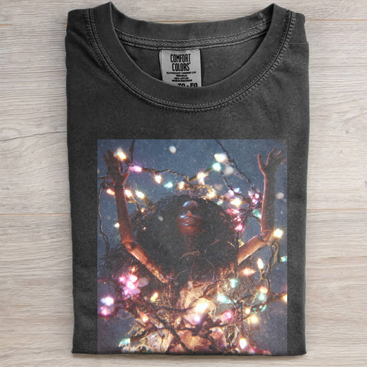 BLACK-SKINNED BARBIECORE CHRISTMAS LIGHTS RETRO TEE