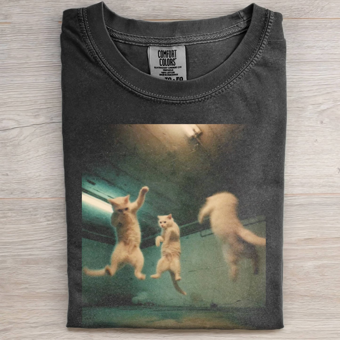 THREE CATS JUMPING T-SHIRT