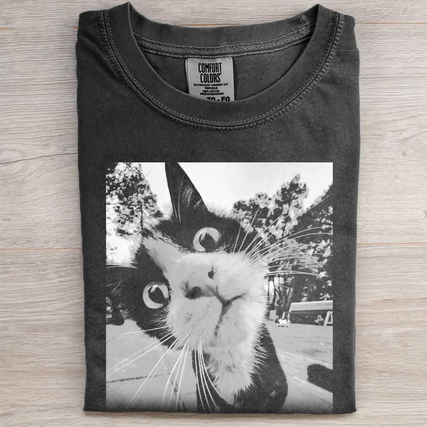 FISH-EYE FELINE TEE