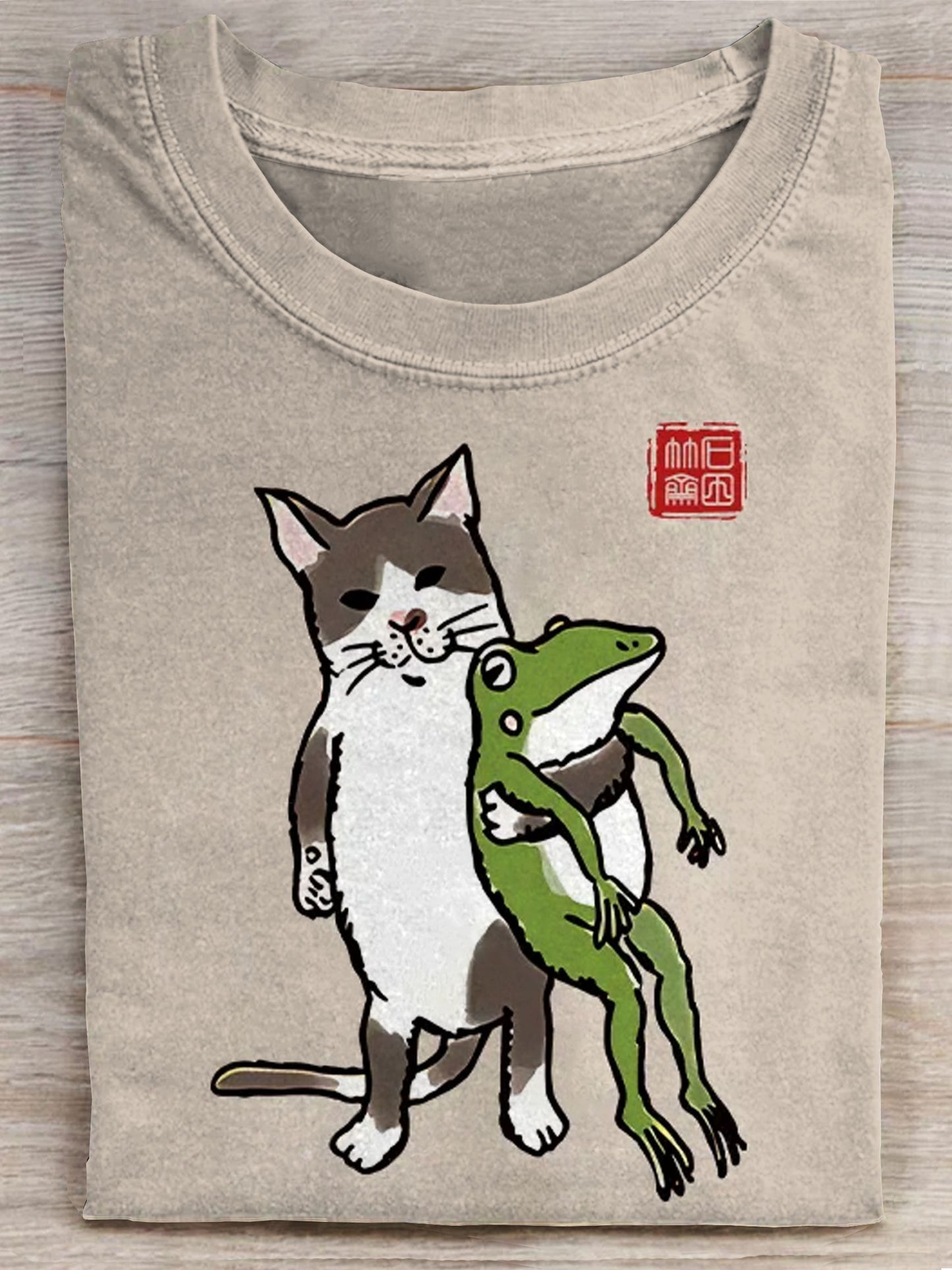 Cat Holding A Frog Art Print Casaul T-shirt