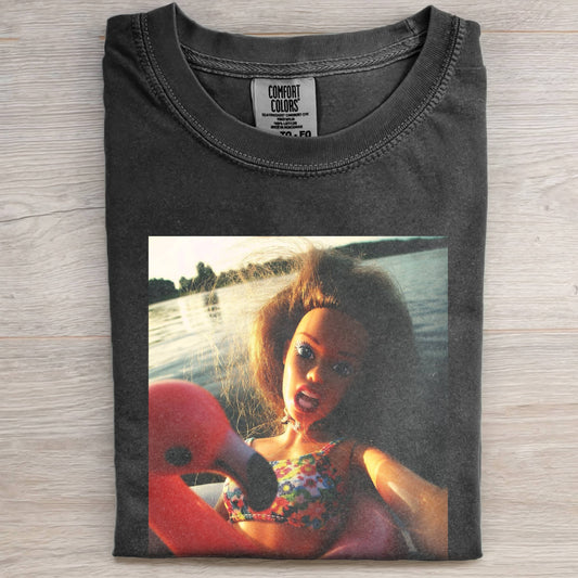 DOLL FACE DROWNING IN DRAMA TEE