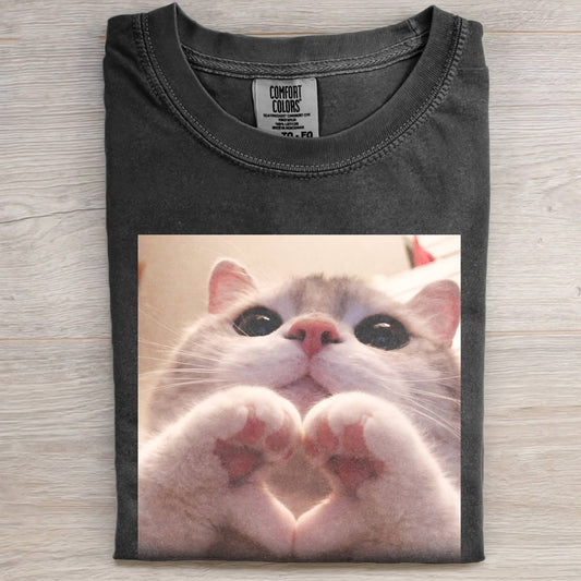 HEART-SHAPED CAT TEE