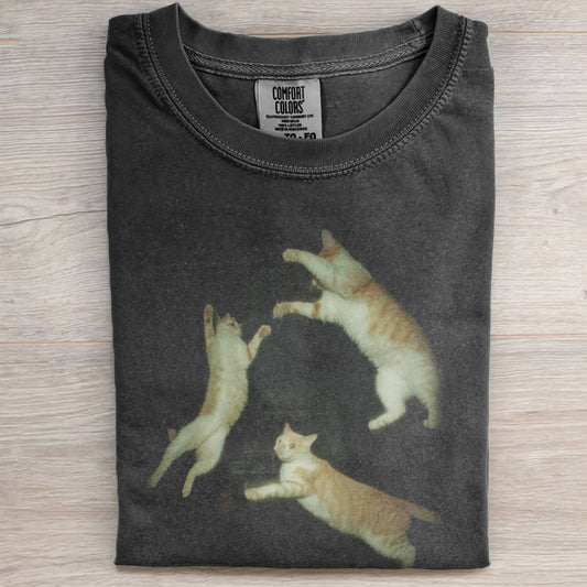 RETRO CAT DANCING T-SHIRT
