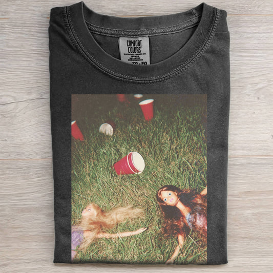 INJURED DOLL FACE GRASS TEE